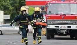 百姓大爆料消防员视频,百姓大爆料视频见证无畏精神